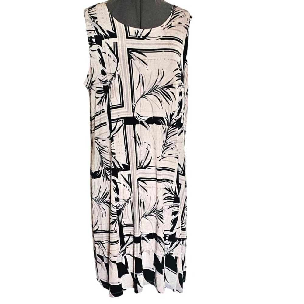 Danna Buchman Travel anywhere dress size XL tan black leaf print‎ sleeveles